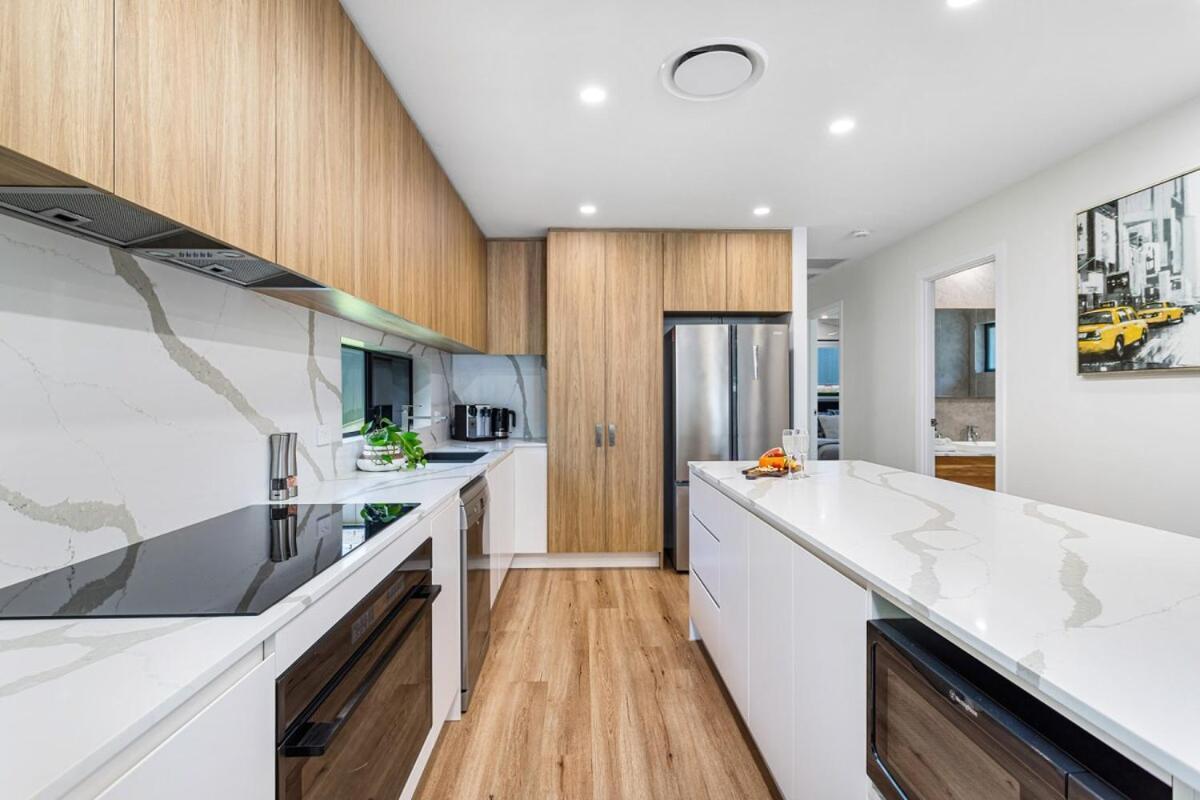 'southport Serenity Villa' By Paradise Holiday home *